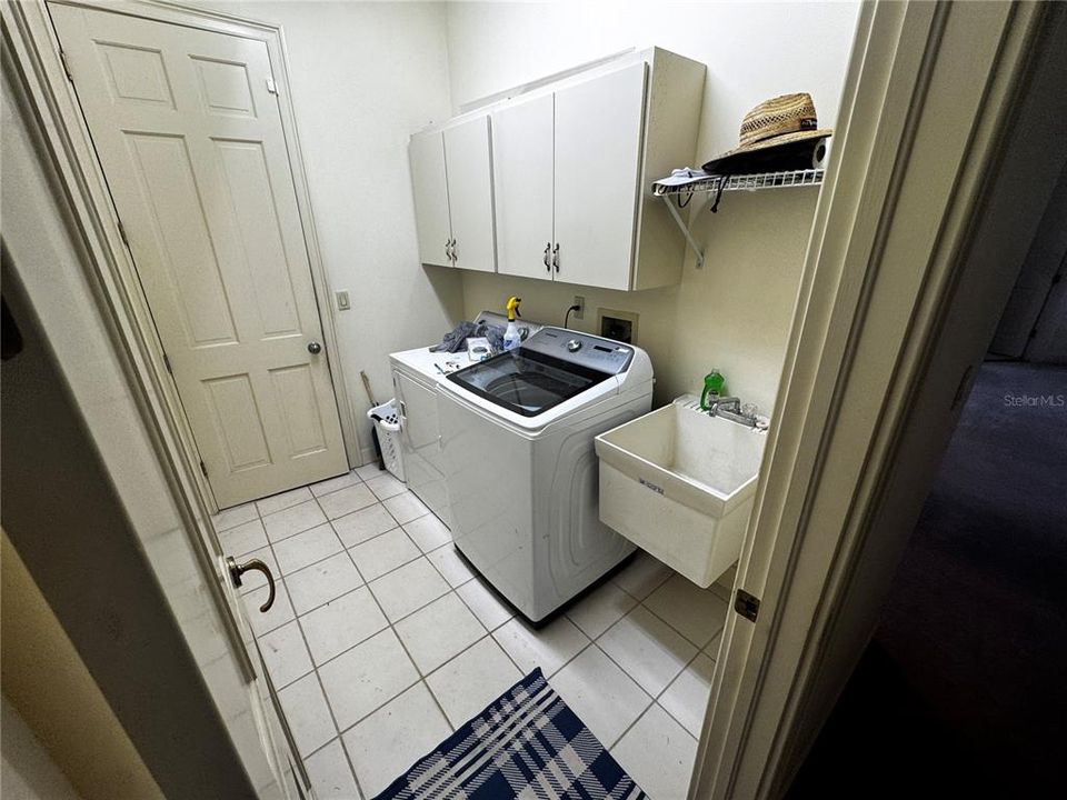 For Sale: $550,000 (4 beds, 2 baths, 2686 Square Feet)