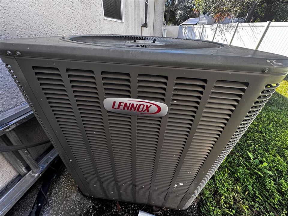 For Sale: $550,000 (4 beds, 2 baths, 2686 Square Feet)