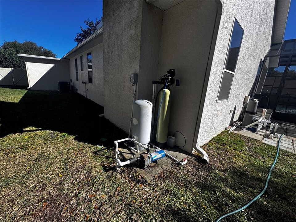 For Sale: $550,000 (4 beds, 2 baths, 2686 Square Feet)