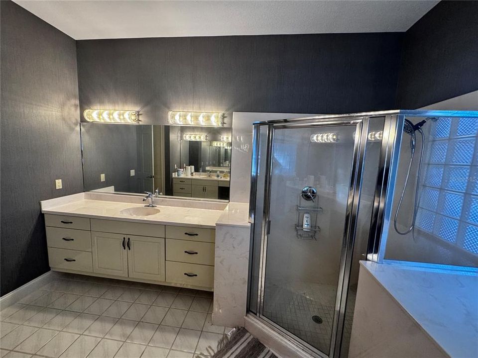 For Sale: $550,000 (4 beds, 2 baths, 2686 Square Feet)