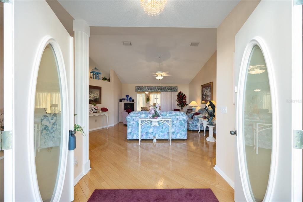 For Sale: $318,900 (3 beds, 2 baths, 1725 Square Feet)