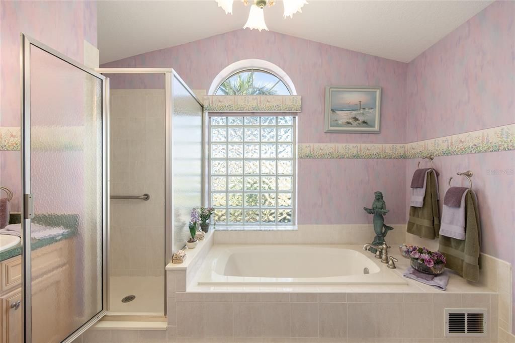 For Sale: $318,900 (3 beds, 2 baths, 1725 Square Feet)