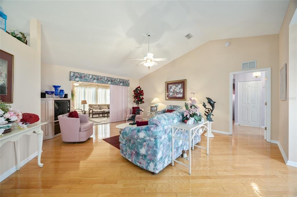 For Sale: $318,900 (3 beds, 2 baths, 1725 Square Feet)