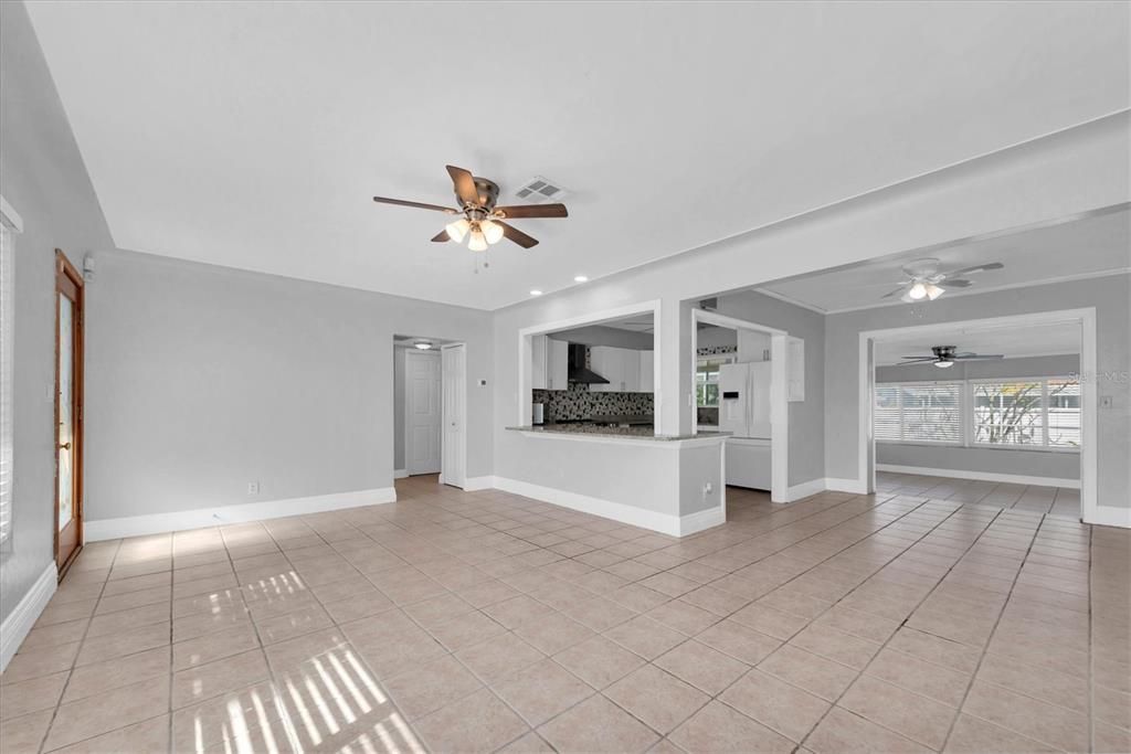 待售: $415,000 (2 贝兹, 2 浴室, 1348 平方英尺)