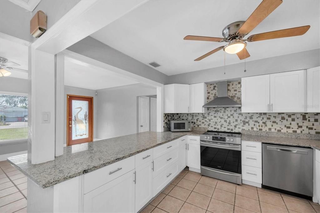 待售: $415,000 (2 贝兹, 2 浴室, 1348 平方英尺)