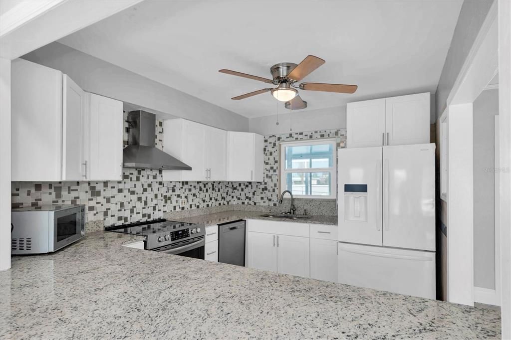 待售: $415,000 (2 贝兹, 2 浴室, 1348 平方英尺)