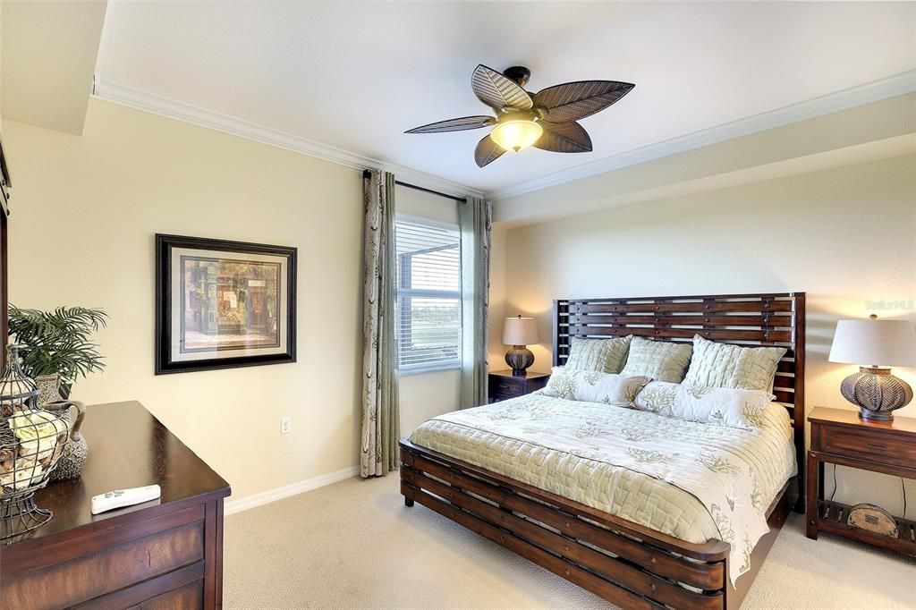 For Sale: $309,900 (2 beds, 2 baths, 1296 Square Feet)