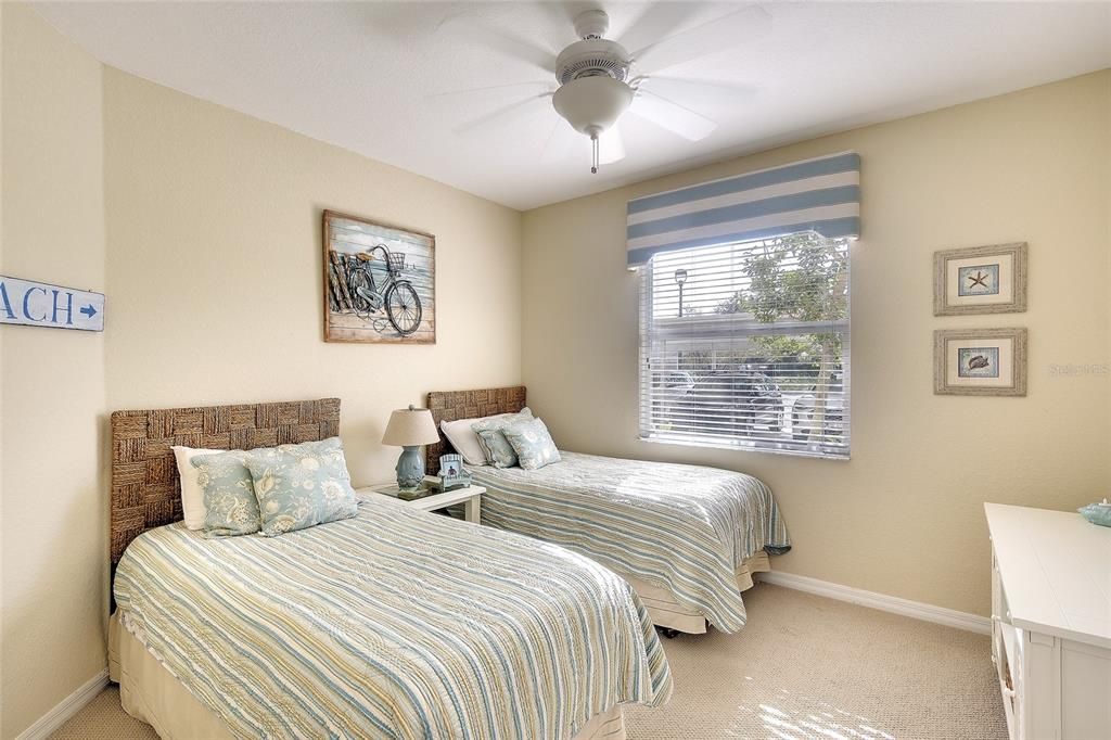 For Sale: $309,900 (2 beds, 2 baths, 1296 Square Feet)