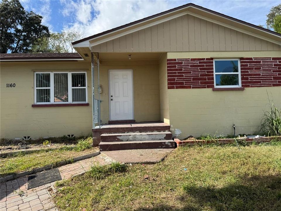 В аренду: $2,000 (3 спален, 1 ванн, 923 Квадратных фут)