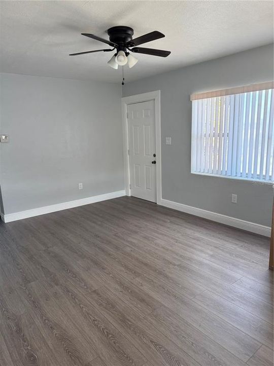 В аренду: $2,000 (3 спален, 1 ванн, 923 Квадратных фут)