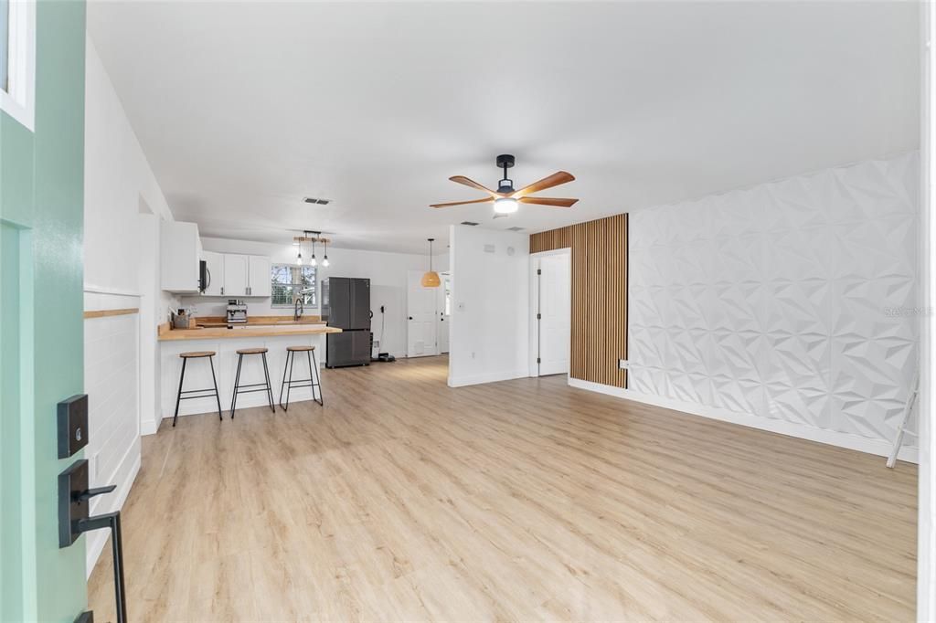 待售: $239,000 (3 贝兹, 2 浴室, 1232 平方英尺)