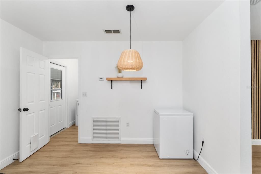 待售: $239,000 (3 贝兹, 2 浴室, 1232 平方英尺)