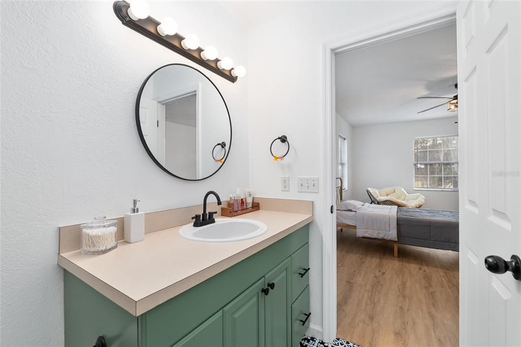 待售: $239,000 (3 贝兹, 2 浴室, 1232 平方英尺)