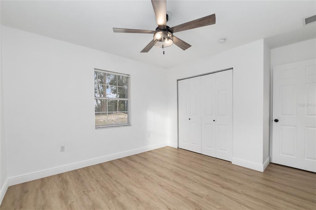 待售: $239,000 (3 贝兹, 2 浴室, 1232 平方英尺)