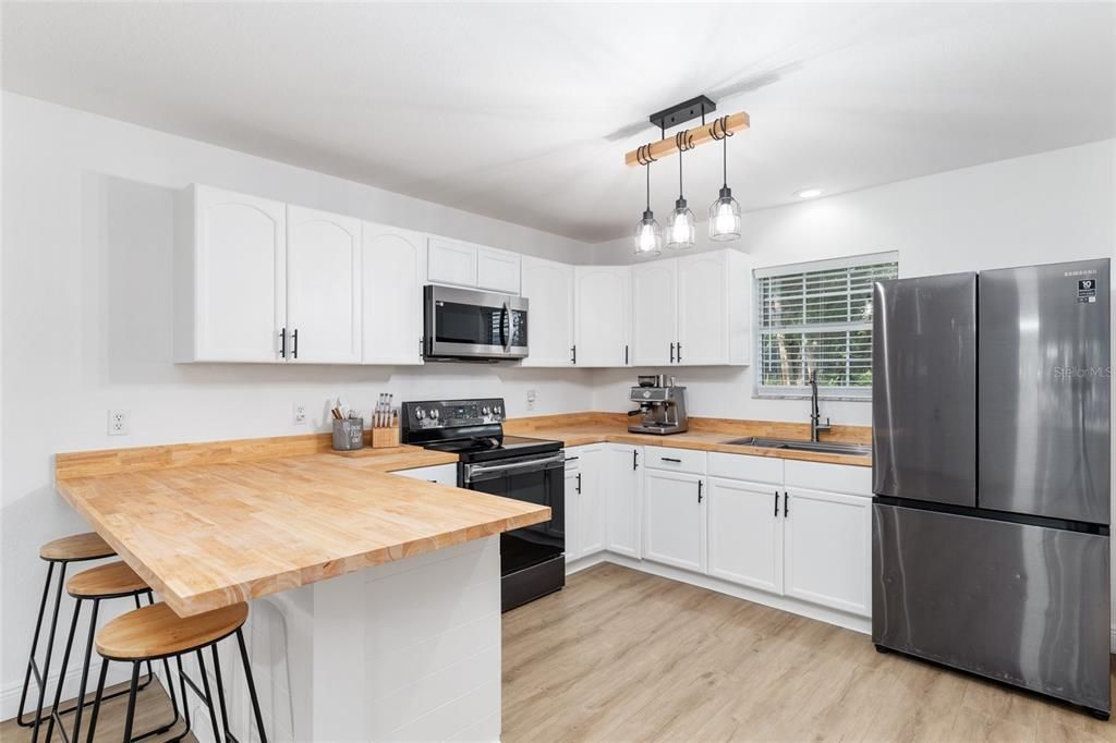 待售: $239,000 (3 贝兹, 2 浴室, 1232 平方英尺)