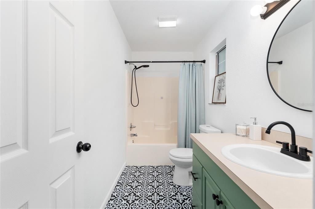 待售: $239,000 (3 贝兹, 2 浴室, 1232 平方英尺)