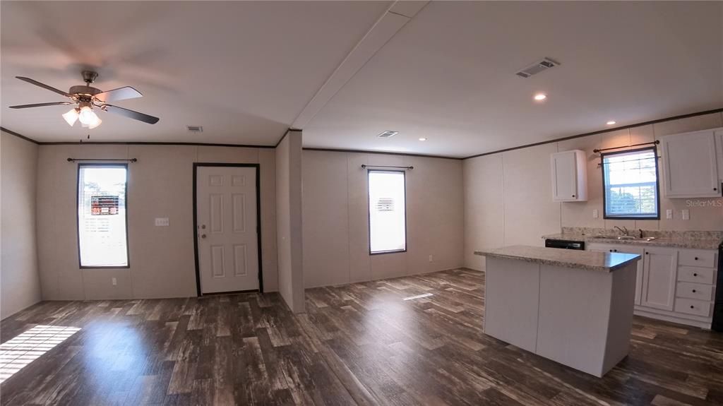 For Sale: $199,000 (3 beds, 2 baths, 1400 Square Feet)