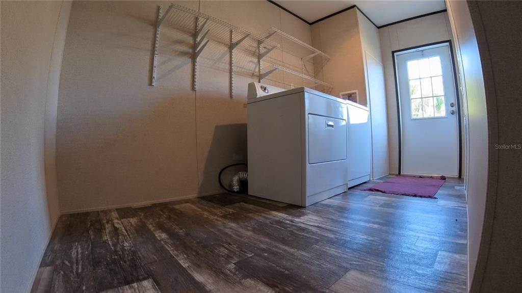 For Sale: $199,000 (3 beds, 2 baths, 1400 Square Feet)