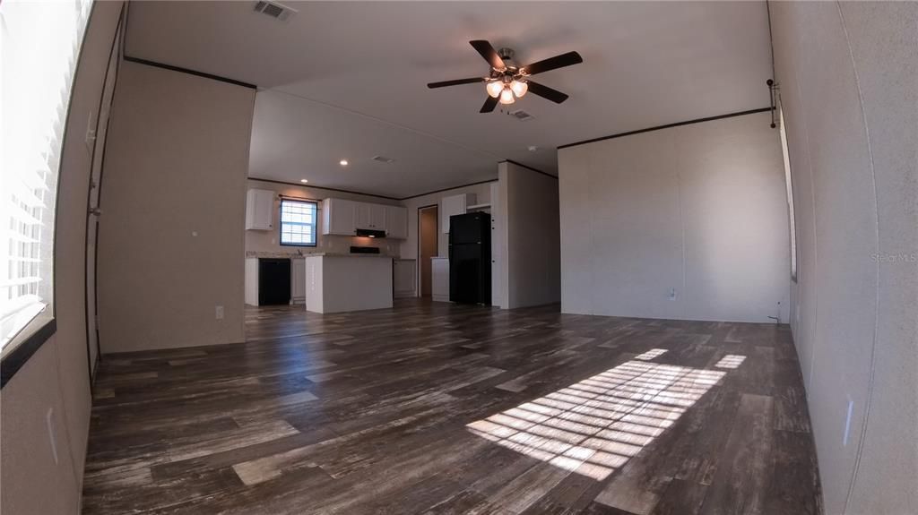 For Sale: $199,000 (3 beds, 2 baths, 1400 Square Feet)