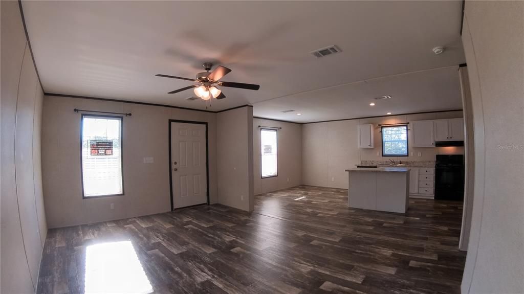 For Sale: $199,000 (3 beds, 2 baths, 1400 Square Feet)