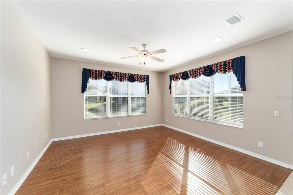 待售: $445,000 (3 贝兹, 2 浴室, 2413 平方英尺)