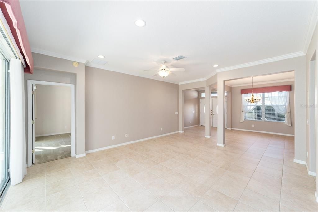 待售: $445,000 (3 贝兹, 2 浴室, 2413 平方英尺)