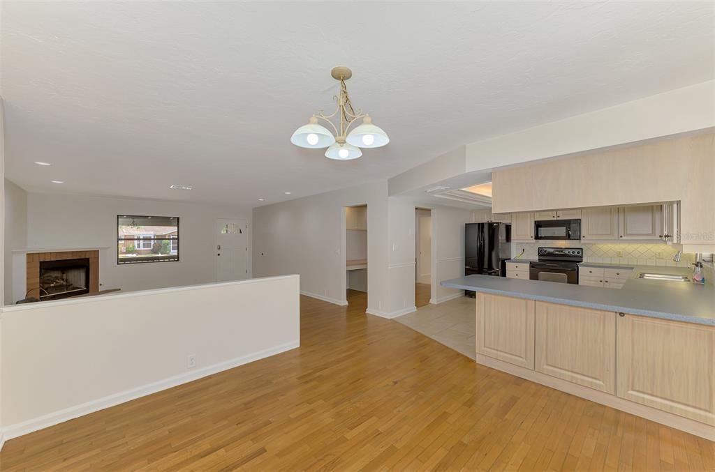 For Sale: $450,000 (4 beds, 2 baths, 1794 Square Feet)