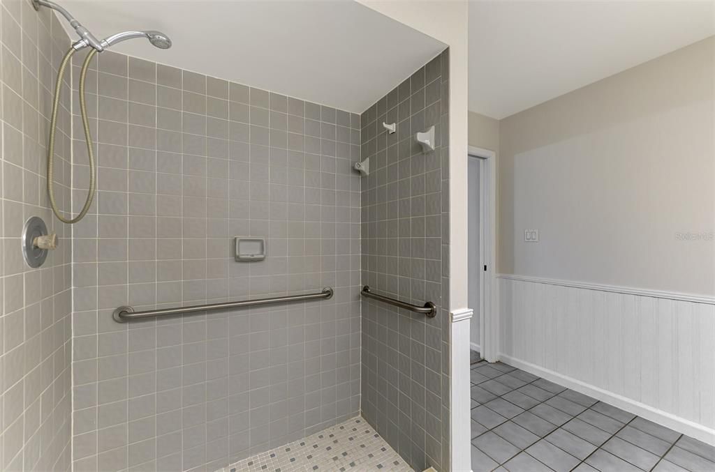 For Sale: $450,000 (4 beds, 2 baths, 1794 Square Feet)