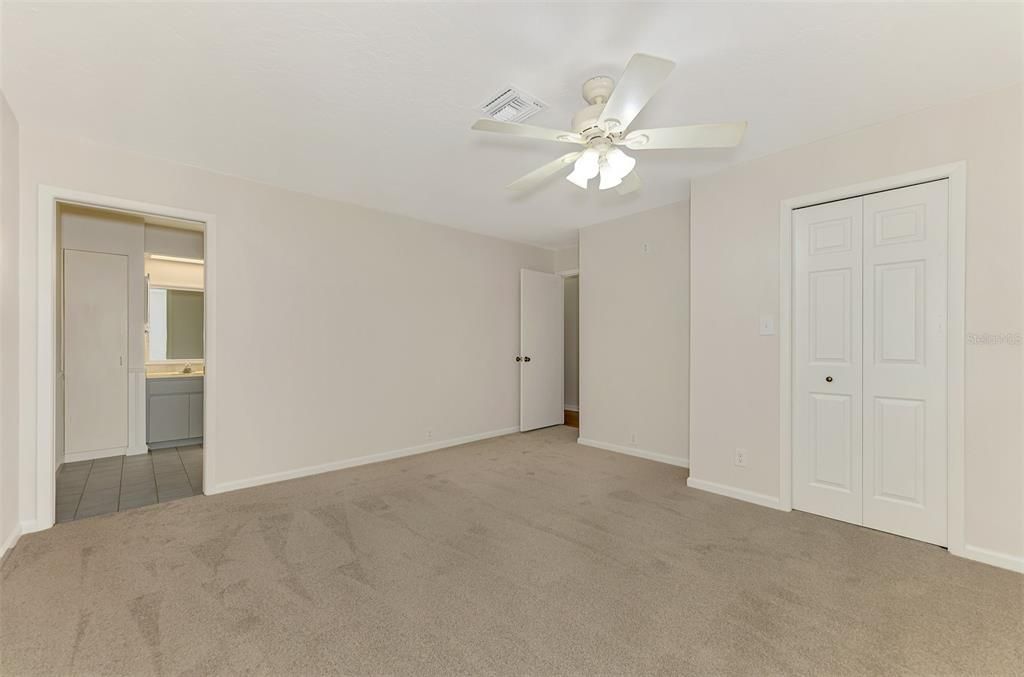 For Sale: $450,000 (4 beds, 2 baths, 1794 Square Feet)