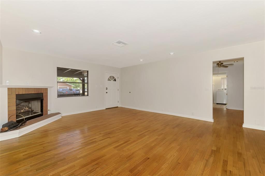 For Sale: $450,000 (4 beds, 2 baths, 1794 Square Feet)