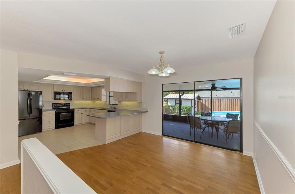 For Sale: $450,000 (4 beds, 2 baths, 1794 Square Feet)