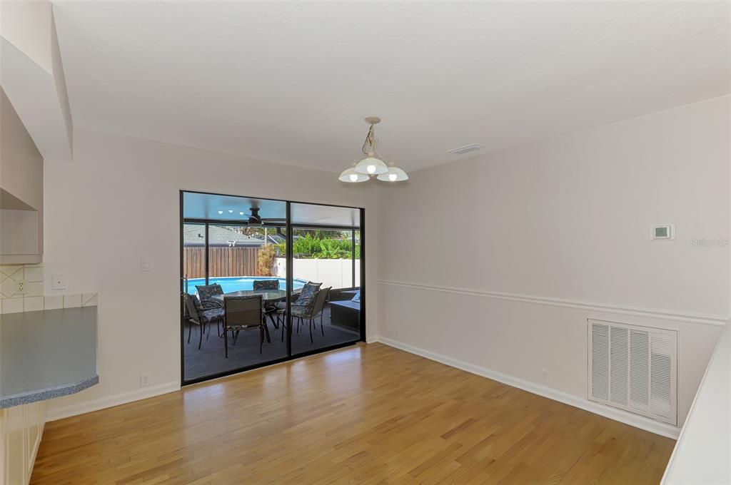 For Sale: $450,000 (4 beds, 2 baths, 1794 Square Feet)