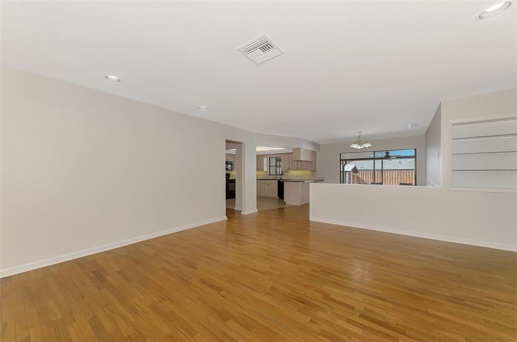 For Sale: $450,000 (4 beds, 2 baths, 1794 Square Feet)