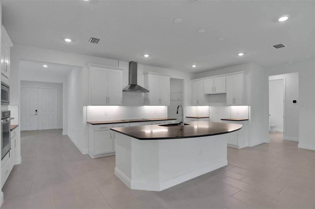 For Sale: $645,391 (3 beds, 3 baths, 2723 Square Feet)