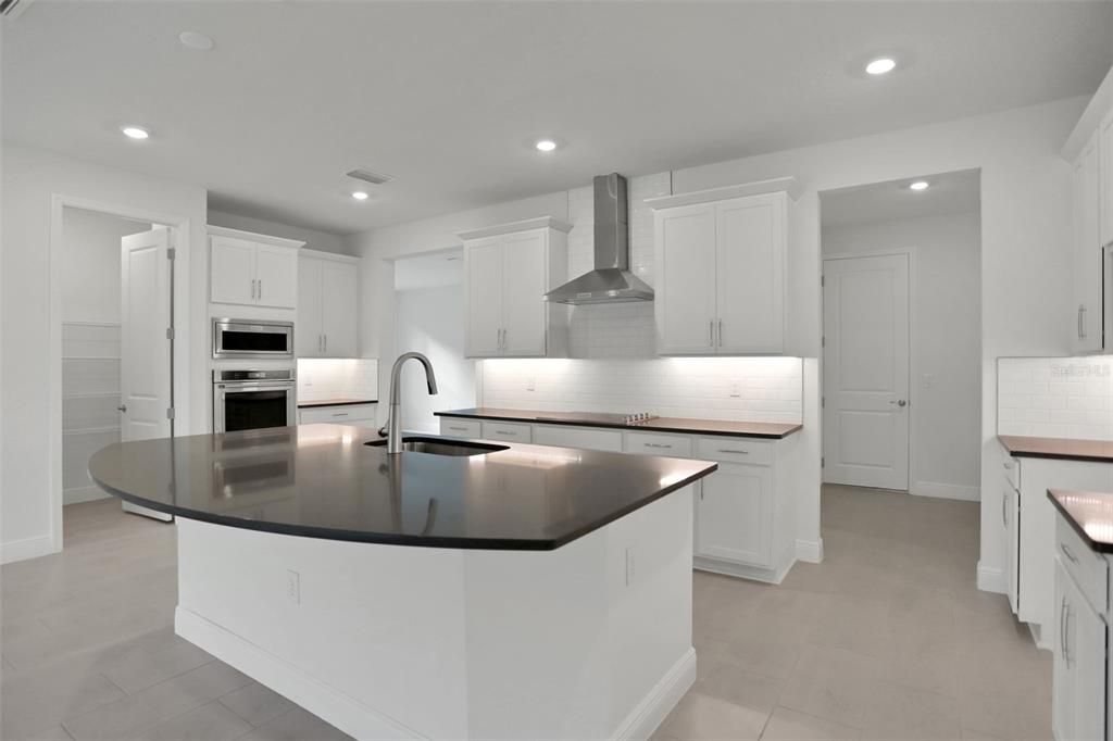 For Sale: $645,391 (3 beds, 3 baths, 2723 Square Feet)