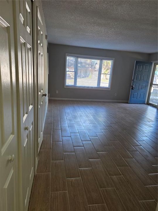 For Rent: $1,950 (2 beds, 2 baths, 1200 Square Feet)