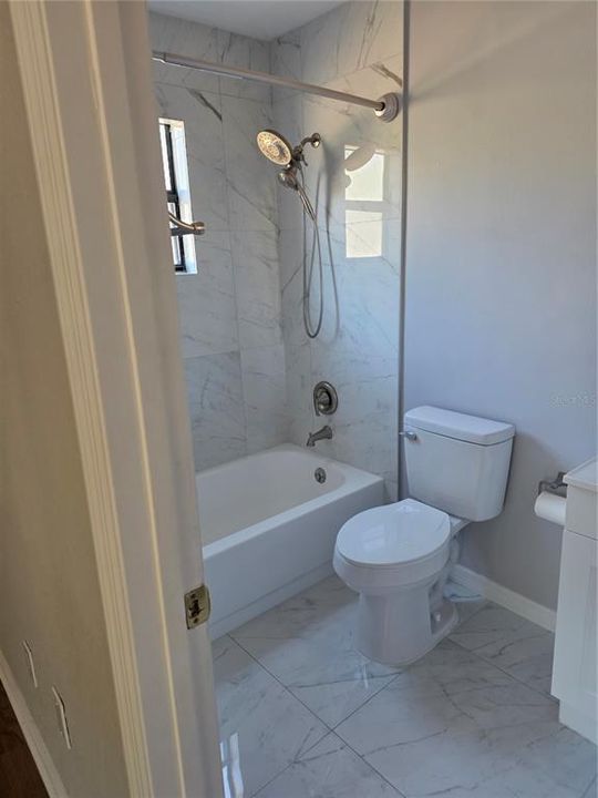 For Rent: $1,950 (2 beds, 2 baths, 1200 Square Feet)