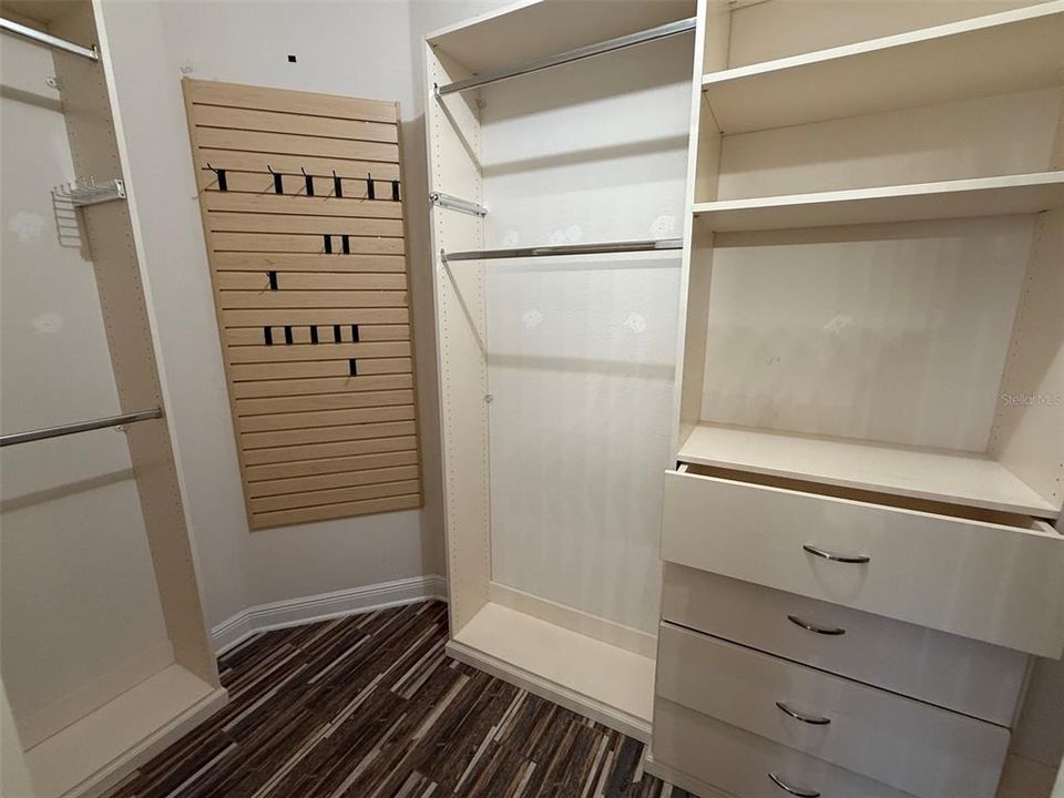 На продажу: $437,500 (4 спален, 3 ванн, 2822 Квадратных фут)