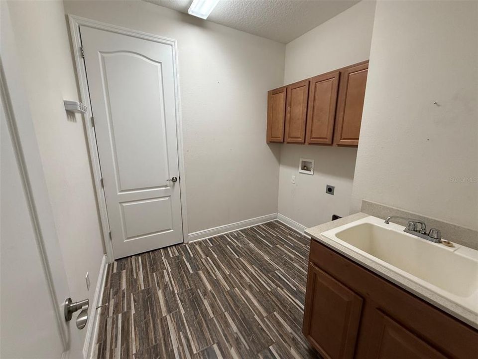 На продажу: $437,500 (4 спален, 3 ванн, 2822 Квадратных фут)