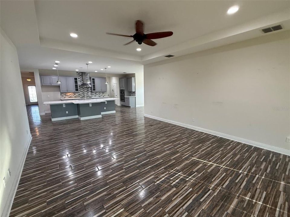 На продажу: $437,500 (4 спален, 3 ванн, 2822 Квадратных фут)