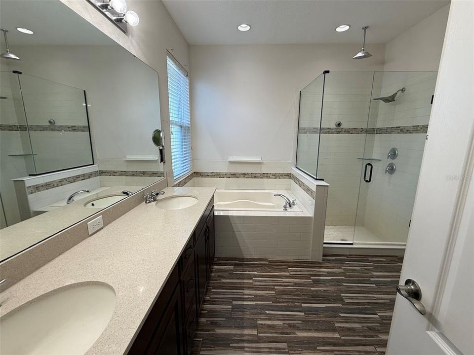 На продажу: $437,500 (4 спален, 3 ванн, 2822 Квадратных фут)