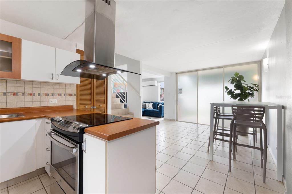 待售: $195,000 (2 贝兹, 3 浴室, 1527 平方英尺)