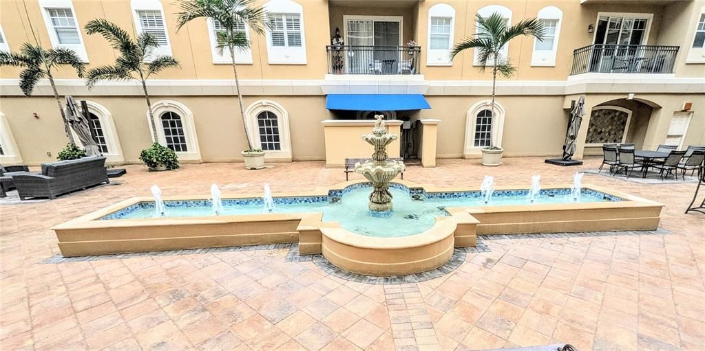 For Rent: $2,800 (2 beds, 2 baths, 1084 Square Feet)