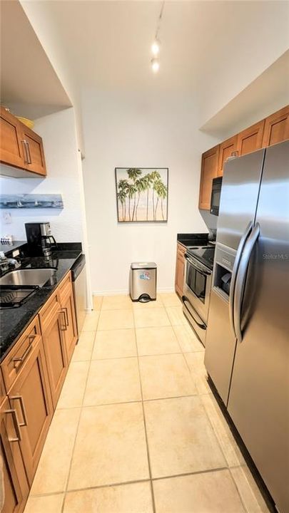 For Rent: $2,800 (2 beds, 2 baths, 1084 Square Feet)