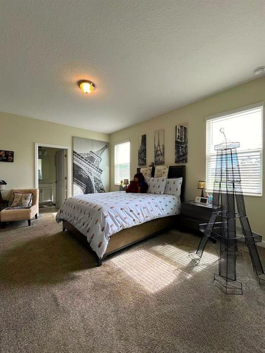 For Sale: $365,000 (3 beds, 2 baths, 1979 Square Feet)