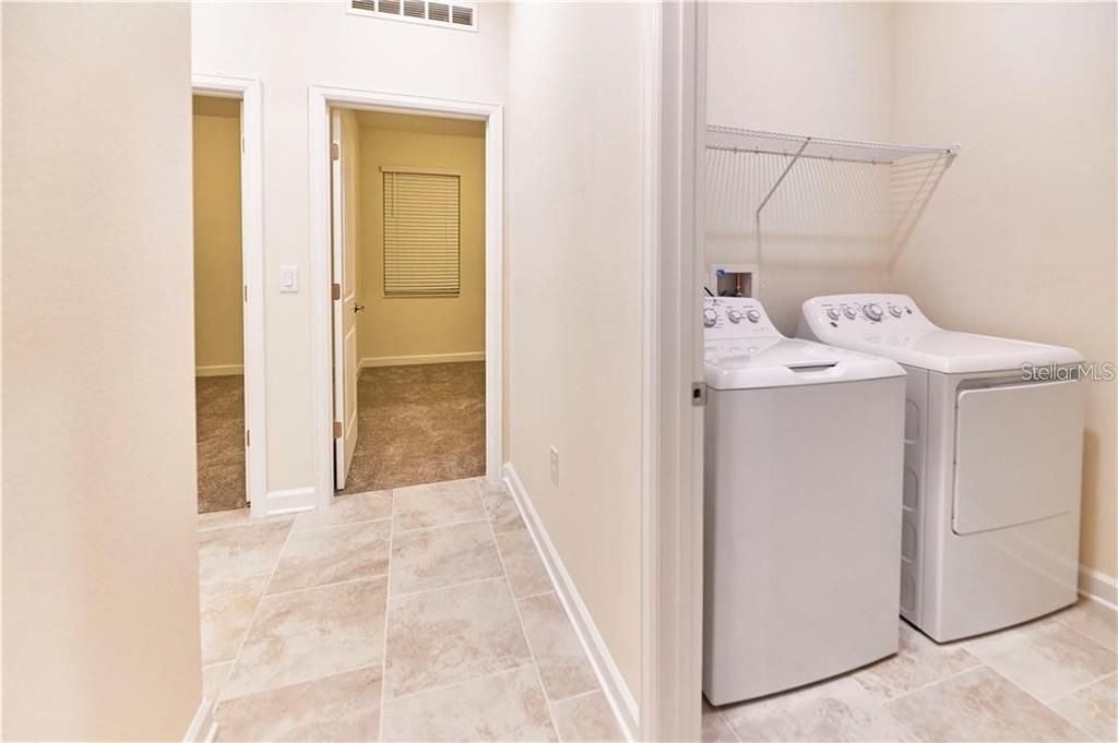 For Sale: $365,000 (3 beds, 2 baths, 1979 Square Feet)