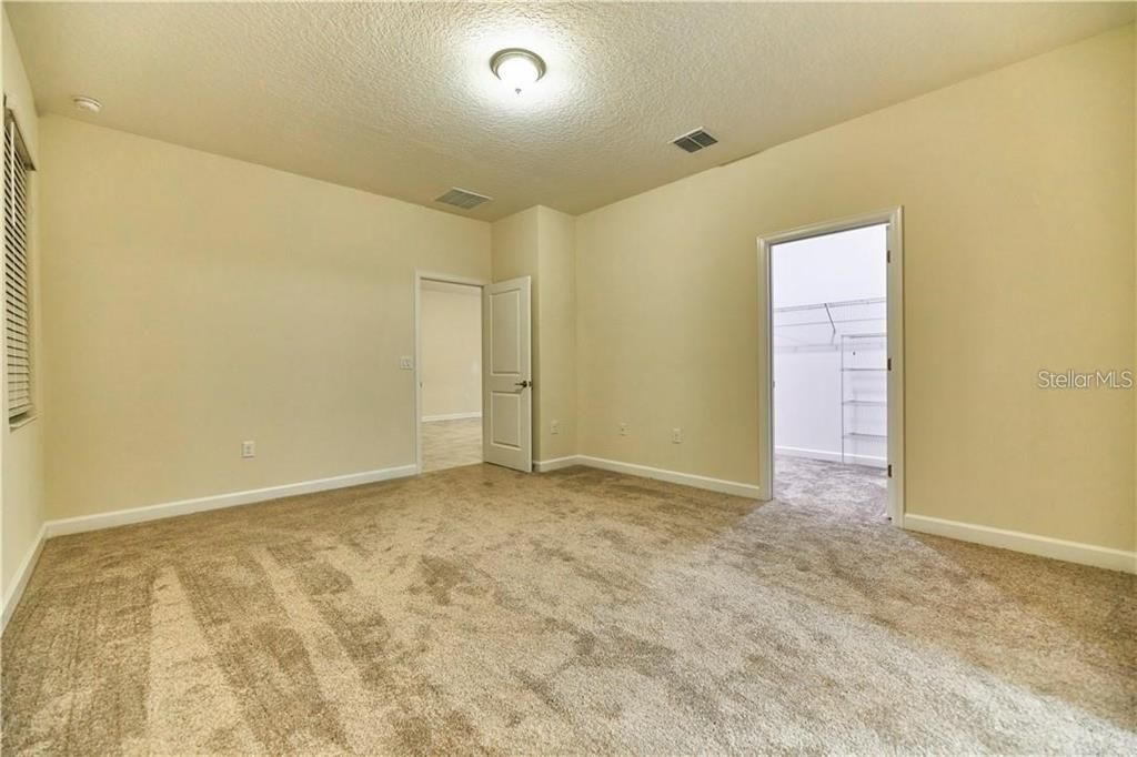 For Sale: $365,000 (3 beds, 2 baths, 1979 Square Feet)