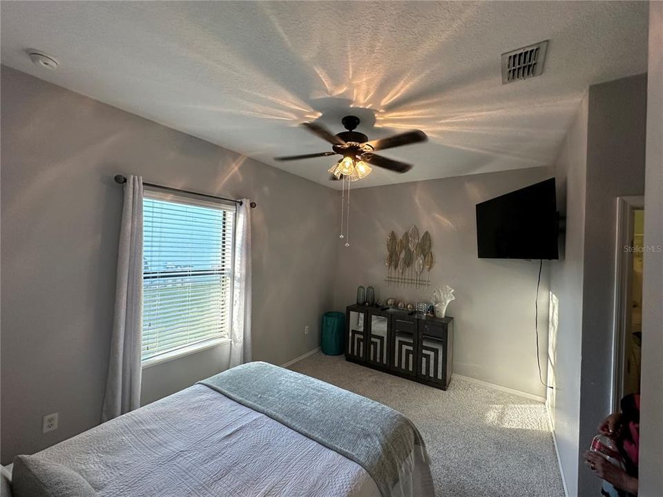 待售: $379,900 (4 贝兹, 3 浴室, 2414 平方英尺)