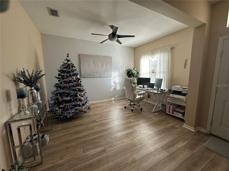 待售: $379,900 (4 贝兹, 3 浴室, 2414 平方英尺)