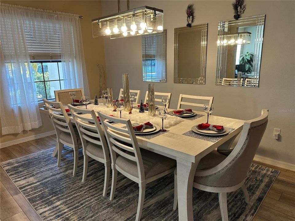 待售: $379,900 (4 贝兹, 3 浴室, 2414 平方英尺)